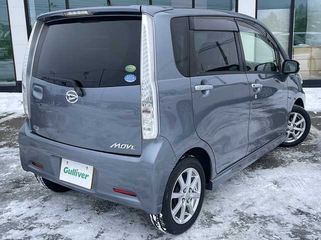 ダイハツ ムーヴ カスタム X SA 道東・釧路十勝 2013(平25)年 10.4万km リキッドシルバーM ・４WD/・社外HDDナビ/（HDD CD DVD MD)/・衝突被害軽減システム/・横滑り防止装置/・アイドリングストップ/・ETC/・電動格納ミラー/・ウィンカーミラー/・プッシュスタート/・スマートキー/・純正フロアマット/・純正ドアバイザー/・純正14インチアルミホイール/・LEDヘッドライト/・ハロゲンフォグライト/・オートライト/・取扱説明書