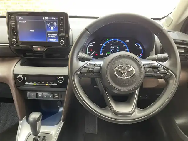 トヨタ ヤリスクロス ハイブリッド Z 岩手県 2021(令3)年 1.6万km ブラックマイカ/ホワイトパールクリスタルシャイン 2トーン ４WD/寒冷地仕様/アドバンストパーク/パノラミックビューモニター/ダウンヒルアシストコントロール/運転席パワーシート/前席シートヒーター/トヨタセーフティセンス/プリクラッシュセーフティ/レーダークルーズコントロール/レーントレーシングアシスト/ロードサインアシスト/オートマチックハイビーム/ブラインドスポットモニター/リヤクロストラフィックアラート/ブレーキホールド/横滑り防止装置/純正ディスプレイオーディオ/AppleCarPlay・AndroidAuto/ドライブレコーダー/ETC/ワイパーデアイサー/PTCヒーター/ヘッドライトレベライザー/LEDヘッドランプ/１６インチアルミホイール