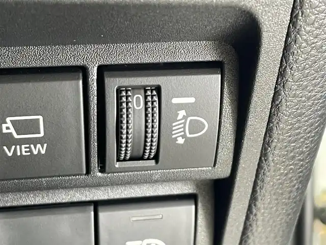 トヨタ ヤリスクロス ハイブリッド Z 岩手県 2021(令3)年 1.6万km ブラックマイカ/ホワイトパールクリスタルシャイン 2トーン ４WD/寒冷地仕様/アドバンストパーク/パノラミックビューモニター/ダウンヒルアシストコントロール/運転席パワーシート/前席シートヒーター/トヨタセーフティセンス/プリクラッシュセーフティ/レーダークルーズコントロール/レーントレーシングアシスト/ロードサインアシスト/オートマチックハイビーム/ブラインドスポットモニター/リヤクロストラフィックアラート/ブレーキホールド/横滑り防止装置/純正ディスプレイオーディオ/AppleCarPlay・AndroidAuto/ドライブレコーダー/ETC/ワイパーデアイサー/PTCヒーター/ヘッドライトレベライザー/LEDヘッドランプ/１６インチアルミホイール