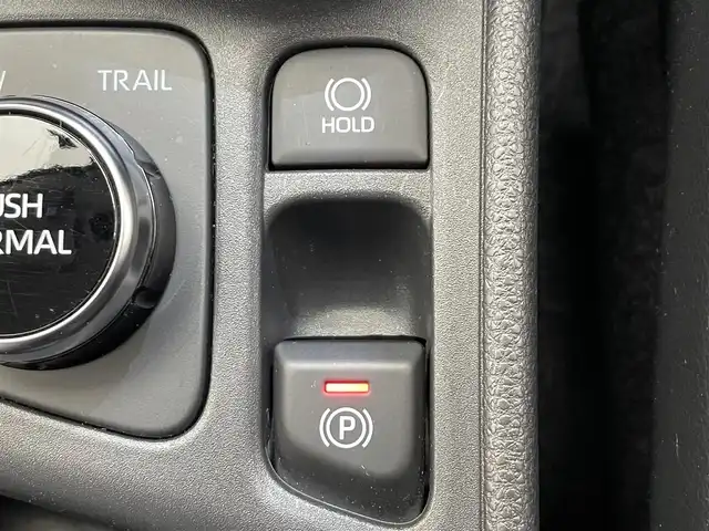 トヨタ ヤリスクロス ハイブリッド Z 岩手県 2021(令3)年 1.6万km ブラックマイカ/ホワイトパールクリスタルシャイン 2トーン ４WD/寒冷地仕様/アドバンストパーク/パノラミックビューモニター/ダウンヒルアシストコントロール/運転席パワーシート/前席シートヒーター/トヨタセーフティセンス/プリクラッシュセーフティ/レーダークルーズコントロール/レーントレーシングアシスト/ロードサインアシスト/オートマチックハイビーム/ブラインドスポットモニター/リヤクロストラフィックアラート/ブレーキホールド/横滑り防止装置/純正ディスプレイオーディオ/AppleCarPlay・AndroidAuto/ドライブレコーダー/ETC/ワイパーデアイサー/PTCヒーター/ヘッドライトレベライザー/LEDヘッドランプ/１６インチアルミホイール