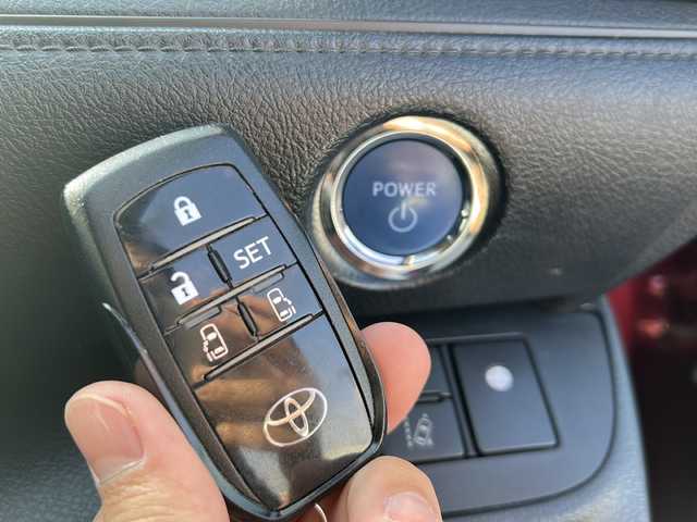 トヨタ シエンタ ハイブリッド ファンベースG セーフティED 岐阜県 2021(令3)年 3.9万km センシュアルレッドマイカ 登録時走行距離：38455km/純正ナビ（NSZT-W68T）/フルセグテレビ・Bluetooth・CD/パノラミックビューモニター/両側パワースライドドア/ビルトインETC/シートヒーター/エアシート/ステアリングヒーター/トヨタセーフティーセンス/クルーズコントロール/レーンキープアシスト/前後コーナーセンサー/LEDヘッドライト/オートライト/オートマチックハイビーム/フォグライト/サマータイヤ車載/プッシュスタート/スマートキー/ドアバイザー