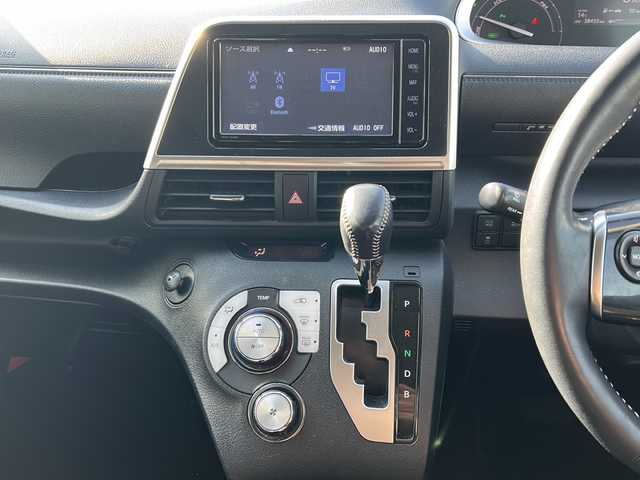 トヨタ シエンタ ハイブリッド ファンベースG セーフティED 岐阜県 2021(令3)年 3.9万km センシュアルレッドマイカ 登録時走行距離：38455km/純正ナビ（NSZT-W68T）/フルセグテレビ・Bluetooth・CD/パノラミックビューモニター/両側パワースライドドア/ビルトインETC/シートヒーター/エアシート/ステアリングヒーター/トヨタセーフティーセンス/クルーズコントロール/レーンキープアシスト/前後コーナーセンサー/LEDヘッドライト/オートライト/オートマチックハイビーム/フォグライト/サマータイヤ車載/プッシュスタート/スマートキー/ドアバイザー