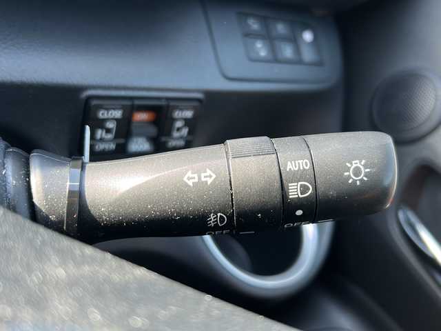 トヨタ シエンタ ハイブリッド ファンベースG セーフティED 岐阜県 2021(令3)年 3.9万km センシュアルレッドマイカ 登録時走行距離：38455km/純正ナビ（NSZT-W68T）/フルセグテレビ・Bluetooth・CD/パノラミックビューモニター/両側パワースライドドア/ビルトインETC/シートヒーター/エアシート/ステアリングヒーター/トヨタセーフティーセンス/クルーズコントロール/レーンキープアシスト/前後コーナーセンサー/LEDヘッドライト/オートライト/オートマチックハイビーム/フォグライト/サマータイヤ車載/プッシュスタート/スマートキー/ドアバイザー