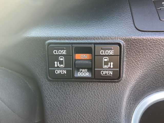 トヨタ シエンタ ハイブリッド ファンベースG セーフティED 岐阜県 2021(令3)年 3.9万km センシュアルレッドマイカ 登録時走行距離：38455km/純正ナビ（NSZT-W68T）/フルセグテレビ・Bluetooth・CD/パノラミックビューモニター/両側パワースライドドア/ビルトインETC/シートヒーター/エアシート/ステアリングヒーター/トヨタセーフティーセンス/クルーズコントロール/レーンキープアシスト/前後コーナーセンサー/LEDヘッドライト/オートライト/オートマチックハイビーム/フォグライト/サマータイヤ車載/プッシュスタート/スマートキー/ドアバイザー