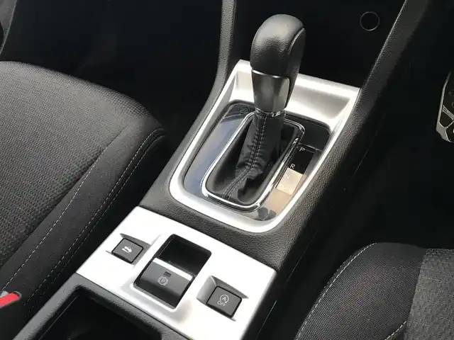 スバル レヴォーグ 1．6GT アイサイト Sスタイル 鳥取県 2015(平27)年 2.5万km クリスタルブラックシリカ ４・W・D　ターボ車/社外ナビ/フルセグ/CD/DVD/BT/バックカメラ/ドライブレコーダー・ETC/アイサイト/レーンキープアシスト/レーダークルーズコントロール/コーナーセンサー/運転席パワーシート/LEDヘットライト/パドルシフト/純正18インチアルミホイール/電動パーキングブレーキ/プッシュエンジンスタート/スペアキー/フロアマット/ドアバイザー