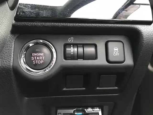 スバル レヴォーグ 1．6GT アイサイト Sスタイル 鳥取県 2015(平27)年 2.5万km クリスタルブラックシリカ ４・W・D　ターボ車/社外ナビ/フルセグ/CD/DVD/BT/バックカメラ/ドライブレコーダー・ETC/アイサイト/レーンキープアシスト/レーダークルーズコントロール/コーナーセンサー/運転席パワーシート/LEDヘットライト/パドルシフト/純正18インチアルミホイール/電動パーキングブレーキ/プッシュエンジンスタート/スペアキー/フロアマット/ドアバイザー