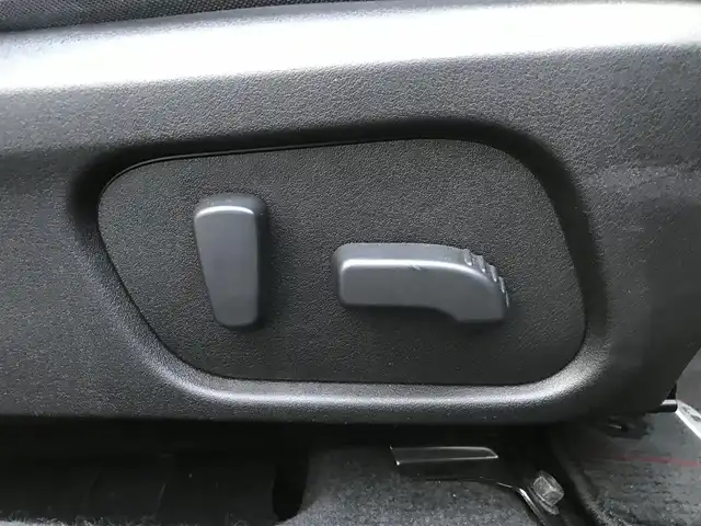 スバル レヴォーグ 1．6GT アイサイト Sスタイル 鳥取県 2015(平27)年 2.5万km クリスタルブラックシリカ ４・W・D　ターボ車/社外ナビ/フルセグ/CD/DVD/BT/バックカメラ/ドライブレコーダー・ETC/アイサイト/レーンキープアシスト/レーダークルーズコントロール/コーナーセンサー/運転席パワーシート/LEDヘットライト/パドルシフト/純正18インチアルミホイール/電動パーキングブレーキ/プッシュエンジンスタート/スペアキー/フロアマット/ドアバイザー