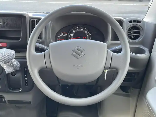 スズキ エブリイ PA リミテッド 東京都 2025(令7)年 0.1千km 緑 禁煙車/FM/AM/スズキセーフティーサポート/・衝突被害軽減ブレーキ/・後退時抑制ブレーキ/・車線逸脱警報/デュアルカメラサポート/ヘッドライトレベライザー/リアパーキングセンサー/レーンキープアシスト/USBソケット×２/キーレス