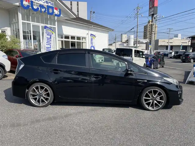 トヨタ プリウス S ツーリングセレ G’s 愛知県 2014(平26)年 12.4万km ブラック (株)IDOMが運営する【じしゃロン名古屋鳴海店】の自社ローン専用車両になりますこちらは現金またはオートローンご利用時の価格です。自社ローンご希望の方は別途その旨お申付け下さい/純正ディーラーオプションナビ/フルセグTV/Bluetooth/バックカメラ/ETC/純正AW