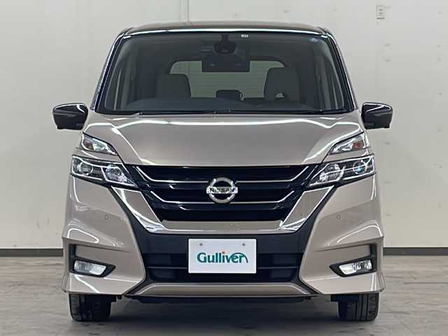 日産 セレナ ハイウェイスター Vセレクション 道央・札幌 2017(平29)年 7.5万km カシミヤグレージュ 2トーン ・プロパイロット/・衝突軽減ブレーキ/・横滑り防止装置/・アイドリングストップ/・車線逸脱警報/・レーダークルーズコントロール/・両側パワースライドドア/・純正SDナビ/・フルセグTV/・全方位カメラ/・社外フリップダウンモニター/・ETC/・LEDヘッドライト