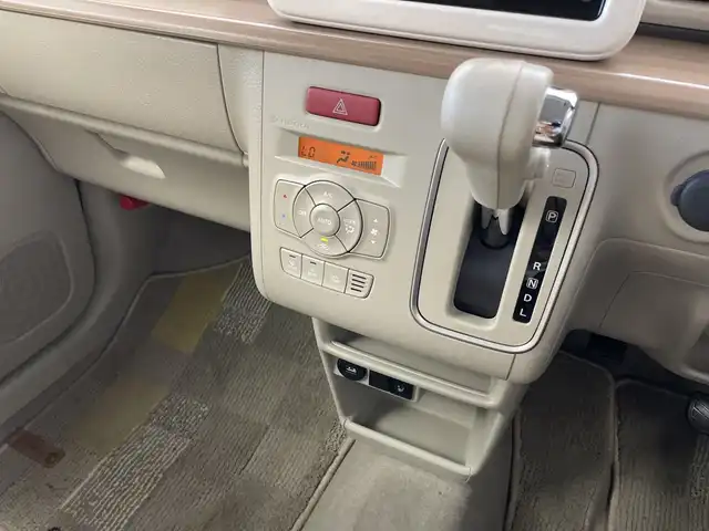 スズキ ラパン X 新潟県 2015(平27)年 2.6万km シフォンアイボリーメタリック 禁煙車/登録時走行距離：25786km/メーカーオプション純正ナビ/CD/フルセグTV/Bluetooth/AUX/全方位カメラ/バックカメラ/前後ドライブレコーダー/ETC/衝突被害軽減システム/横滑り防止装置/HIDヘッドライト/運転席シートヒーター/エンジンスタートボタン/スマートキー/純正フロアマット/純正14インチアルミホイール