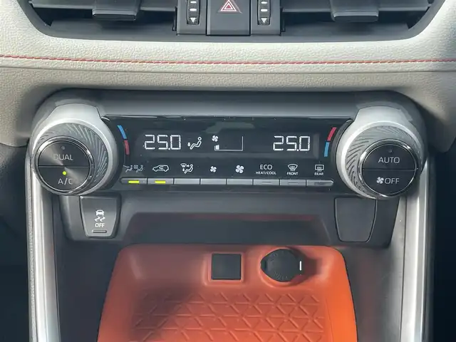 トヨタ ＲＡＶ４ アドベンチャー 島根県 2019(令1)年 6万km アティチュードブラックマイカ トヨタセーフティセンス/純正9インチナビ/CD/DVD/DTV/Bluetooth/バックカメラ/パワーバックドア /レーダークルーズコントロール/ステアリングスイッチ/合皮シート/パワーシート/LEDオートライト/オートマチックハイビーム /ドライブレコーダー /ビルトインETC/スマートキー/プッシュスタート /純正フロアマット/純正ドアバイザー