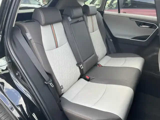 トヨタ ＲＡＶ４ アドベンチャー 島根県 2019(令1)年 6万km アティチュードブラックマイカ トヨタセーフティセンス/純正9インチナビ/CD/DVD/DTV/Bluetooth/バックカメラ/パワーバックドア /レーダークルーズコントロール/ステアリングスイッチ/合皮シート/パワーシート/LEDオートライト/オートマチックハイビーム /ドライブレコーダー /ビルトインETC/スマートキー/プッシュスタート /純正フロアマット/純正ドアバイザー