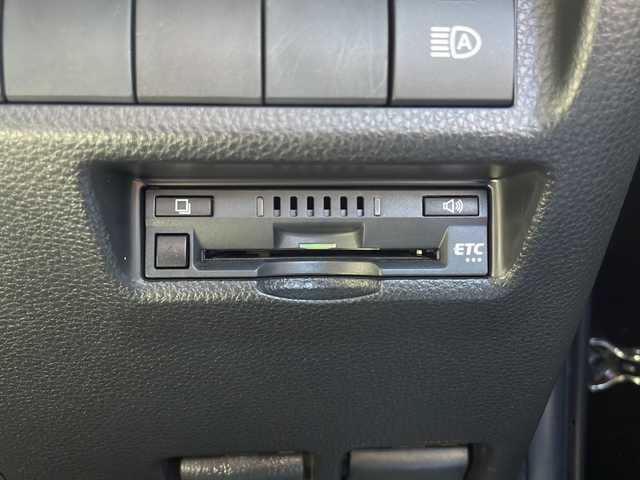 トヨタ ＲＡＶ４ アドベンチャー 山口県 2019(令1)年 6万km アティチュードブラックマイカ 純正9インチSDナビ/DVD再生機能有/フルセグテレビ/Bluetooth/バックカメラ/パワーバックドア /ビルトインETC/ドライブレコーダー/ステアリングスイッチ/合皮シート/運転席パワーシート/LEDヘッドランプ/オートライト/純正フロアマット/19インチ純正アルミホイール/スマートキー/スペアキー有/プッシュスタート /100V電源/純正ドアバイザー/取扱説明書/保証書/トヨタセーフティセンス/横滑り防止装置/ダウンヒルアシストコントロール/盗難防止装置