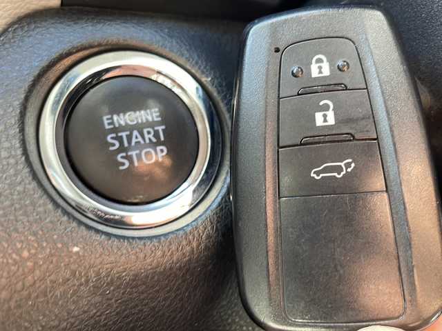 トヨタ ＲＡＶ４ アドベンチャー 山口県 2019(令1)年 6万km アティチュードブラックマイカ 純正9インチSDナビ/DVD再生機能有/フルセグテレビ/Bluetooth/バックカメラ/パワーバックドア /ビルトインETC/ドライブレコーダー/ステアリングスイッチ/合皮シート/運転席パワーシート/LEDヘッドランプ/オートライト/純正フロアマット/19インチ純正アルミホイール/スマートキー/スペアキー有/プッシュスタート /100V電源/純正ドアバイザー/取扱説明書/保証書/トヨタセーフティセンス/横滑り防止装置/ダウンヒルアシストコントロール/盗難防止装置