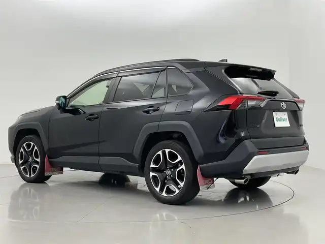 トヨタ ＲＡＶ４ アドベンチャー 熊本県 2019(令1)年 6万km アティチュードブラックマイカ 禁煙車/４WD/純正9インチSDナビNSZT-Y68T（CD・DVD・フルセグ・BT）/バックカメラ/純正前方ドライブレコーダー /レーダークルーズコントロール/ビルトインETC/パワーバックドア/運転席パワーシート/前後クリアランスソナー/衝突軽減ブレーキ/レーンキープアシスト/横滑り防止/アイドリングストップ/ブラインドスポットモニター/ダウンヒルアシスト/TRDマッドフラップ/純正フロアマット/純正19インチAW/オートライト/オートマチックハイビーム/LEDヘッドライト/フォグランプ/スマートキー/プッシュスタート/スペアキー1本/保証書/取扱説明書