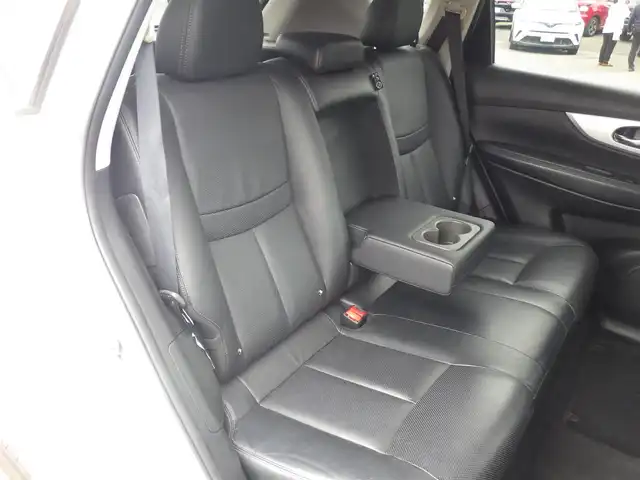 日産 エクストレイル モード・プレミア オーテック30th 千葉県 2016(平28)年 6.7万km ブリリアントホワイトパール エマージェンシーブレーキ/ブラックレザーシート/前席シートヒーター/純正SDナビ/地デジTV/【BD/DVD/CD再生機能　Bluetooth接続】/バックカメラ/フリップダウンモニター/ドライブレコーダー（前後撮影）/革巻きステアリング/ステアリングスイッチ/ETC/LEDヘッドライト/フォグライト/ウインカーミラー/コーナーセンサー/純正18インチアルミホイル/インテリジェントキー