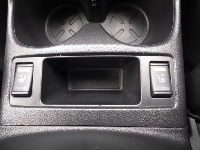 日産 エクストレイル モード・プレミア オーテック30th 千葉県 2016(平28)年 6.7万km ブリリアントホワイトパール エマージェンシーブレーキ/ブラックレザーシート/前席シートヒーター/純正SDナビ/地デジTV/【BD/DVD/CD再生機能　Bluetooth接続】/バックカメラ/フリップダウンモニター/ドライブレコーダー（前後撮影）/革巻きステアリング/ステアリングスイッチ/ETC/LEDヘッドライト/フォグライト/ウインカーミラー/コーナーセンサー/純正18インチアルミホイル/インテリジェントキー