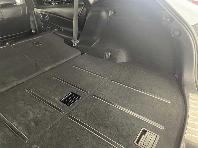 トヨタ ハリアー プレミアム 佐賀県 2018(平30)年 4.4万km ホワイトパールクリスタルシャイン ワンオーナー車/純正 9インチナビ NSZT-Y66T/【AM/FM/CD/DVD/TV/SD/SDREC/Bluetooth】/バックカメラ/ドライブレコーダー/ビルトイン ETC/Toyota Safety Sense/・プリクラッシュセーフティ［PCS］/・レーンディパーチャーアラート［LDA］/・アダプティブハイビームシステム［AHS］/・レーダークルーズ/・インテリジェント クリアランスソナー（パーキングサポートブレーキ［PKSB］（静止物））/装備/・ハーフレザーシート/・パワーバックドア/・パワーシート（D8way）/・左右独立オートエアコン/・オートライト/・LED ヘッドランプ＋フロントフォグランプ/・ステアリングスイッチ/・雨滴感応式フロントワイパー/・自動防眩ルームミラー/・コンビステアリング/・純正18inAW/・【OP】応急用スペアタイヤ（テンパータイヤ）/・保/取/ナビ取/・予備スマートキーx1＋カードキーx1