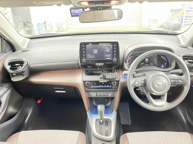 トヨタ ヤリスクロス ハイブリッド Z 道央・札幌 2022(令4)年 5万km ブラックマイカ ・4WD/寒冷地仕様/・トヨタセーフティセンス/・プリクラッシュセーフティ/・レーダークルーズコントロール/・ブラインドスポットモニター/・純正ディスプレイオーディオ/・フルセグTV/Bluetooth/USB//・全方位モニター/・360度ドライブレコーダー/・ビルトインＥＴＣ/・車線逸脱防止/・前後コーナーセンサー/・運転席パワーシート/D.N席シートヒーター/・ダウンヒルアシストコントロール/・ＬＥＤヘッドライト/・オートマチックハイビーム/・ステアリングスイッチ/・スマートキー