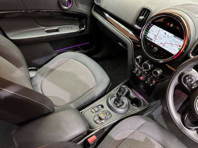ＭＩＮＩ ＢＭＷ ミニ クロスオーバー クーパー D 千葉県 2021(令3)年 3.7万km セージグリーンメタリック ペッパーＰＫＧ　/ＡＣＣ　/ナビ　/Ｂｌｕｅｔｏｏｔｈ接続　/Ｂカメラ　/パークディスタンス　/コンフォートアクセス　/電動リアゲート　/エクステリアミラーＰＫＧ　/ストレージコンパートメントＰＫＧ　/衝突軽減ブレーキ