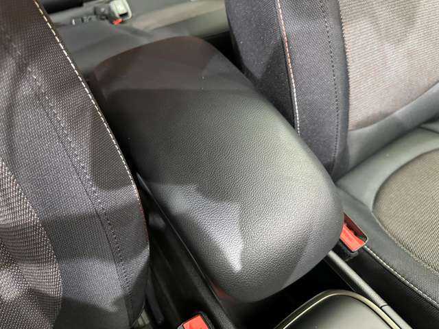 ＭＩＮＩ ＢＭＷ ミニ クロスオーバー クーパー D 千葉県 2021(令3)年 3.7万km セージグリーンメタリック ペッパーＰＫＧ　/ＡＣＣ　/ナビ　/Ｂｌｕｅｔｏｏｔｈ接続　/Ｂカメラ　/パークディスタンス　/コンフォートアクセス　/電動リアゲート　/エクステリアミラーＰＫＧ　/ストレージコンパートメントＰＫＧ　/衝突軽減ブレーキ