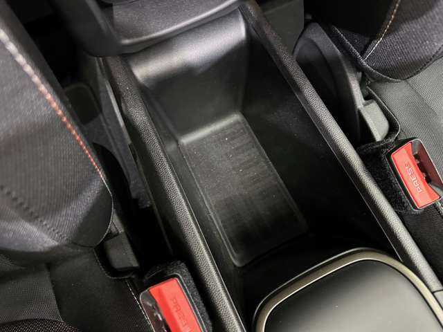 ＭＩＮＩ ＢＭＷ ミニ クロスオーバー クーパー D 千葉県 2021(令3)年 3.7万km セージグリーンメタリック ペッパーＰＫＧ　/ＡＣＣ　/ナビ　/Ｂｌｕｅｔｏｏｔｈ接続　/Ｂカメラ　/パークディスタンス　/コンフォートアクセス　/電動リアゲート　/エクステリアミラーＰＫＧ　/ストレージコンパートメントＰＫＧ　/衝突軽減ブレーキ