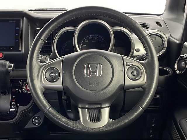ホンダ Ｎ ＢＯＸ スラッシュ X 新潟県 2015(平27)年 7.2万km ミラノレッド 純正SDナビ（Bluetooth・CD・USB・DVD）/フルセグ　/バックカメラ　/クルーズコントロール/衝突被害軽減システム　/純正ドライブレコーダー/前席シートヒーター　/キセノンオートライト　/サウンドスラピングシステム　/電格ミラー　/シティアクティブブレーキシステム/ETC/アイドリングストップ/ステアリングヒーター/置くだけ充電/純正フロアマット/純正１４インチアルミホイール/スマートキー