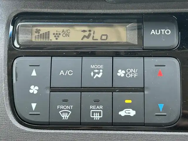 ホンダ Ｎ ＯＮＥ セレクト 兵庫県 2019(平31)年 1.1万km アイボリー 純正SDナビ/BTオーディオ/フルセグテレビ/CD/DVD再生機能/バックカメラ/ビルトインETC/前席シートヒーター/オートライト/純正フロアマット/ウインカーミラー/純正AW（サマータイヤ）４本有