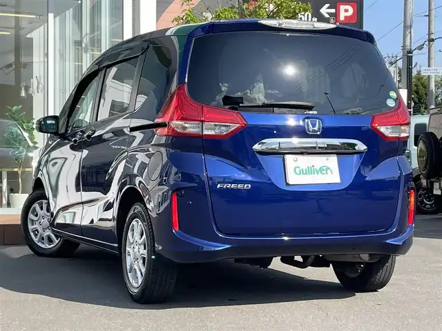 ホンダ フリード G ホンダセンシング 道央・札幌 2018(平30)年 6.2万km コバルトブルーパール ・４WD/・ワンオーナー/・ホンダセンシング/・寒冷地仕様/・純正ナビ/　CD＆DVD＆BT＆TV/・バックカメラ/・両側パワースライドドア/・ハーフレザーシート/・コーナーセンサー/・レーンキープアシスト/・レーダークルーズコントロール/・オートエアコン/・オートライト/・ミラーヒーター/・シートヒーター/・ワイパー熱線/・電動格納ミラー/・ビルトインETC/・アイドリングストップ/・ステアリングスイッチ/・プッシュスタート/・スマートキー/・純正フロアマット/・ドアバイザー/・ウィンカーミラー/・カーテンエアバッグ