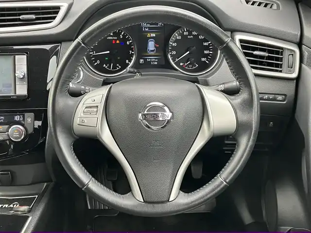 日産 エクストレイル 20X エマージェンシーブレーキ 道南・函館 2015(平27)年 5.5万km ブリリアントホワイトパール ・7人乗り/・社外ＳＤナビ（ＣＤ、ＤＶＤ、ＢＴ）/・フルセグＴＶ/・フリップダウンモニター/・バックカメラ/・衝突軽減ブレーキ/・ブラインドスポットモニター/・前後コーナーセンサー/・電動リアゲート/・前席シートヒーター/・社外ＡＷ/・ルーフレール/・NISMOスポーツサスペンション/・ETC
