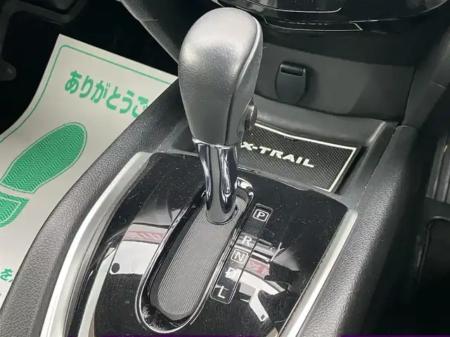 日産 エクストレイル 20X エマージェンシーブレーキ 道南・函館 2015(平27)年 5.5万km ブリリアントホワイトパール ・7人乗り/・社外ＳＤナビ（ＣＤ、ＤＶＤ、ＢＴ）/・フルセグＴＶ/・フリップダウンモニター/・バックカメラ/・衝突軽減ブレーキ/・ブラインドスポットモニター/・前後コーナーセンサー/・電動リアゲート/・前席シートヒーター/・社外ＡＷ/・ルーフレール/・NISMOスポーツサスペンション/・ETC