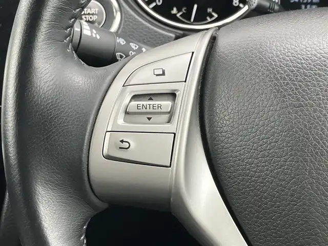 日産 エクストレイル 20X エマージェンシーブレーキ 道南・函館 2015(平27)年 5.5万km ブリリアントホワイトパール ・7人乗り/・社外ＳＤナビ（ＣＤ、ＤＶＤ、ＢＴ）/・フルセグＴＶ/・フリップダウンモニター/・バックカメラ/・衝突軽減ブレーキ/・ブラインドスポットモニター/・前後コーナーセンサー/・電動リアゲート/・前席シートヒーター/・社外ＡＷ/・ルーフレール/・NISMOスポーツサスペンション/・ETC