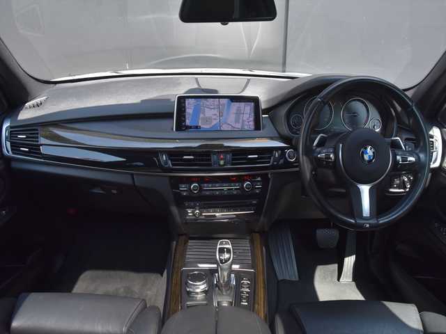 ＢＭＷ Ｘ５ xDrive 35d Mスポーツ 和歌山県 2017(平29)年 2.9万km アルピンホワイトⅢ セレクトパッケージ/パノラマサンルーフ/ソフトクローズドア/黒革シート/パワーシート/シートヒーター/ACC/ブラインドスポットモニター/レーンキープアシスト/純ナビ/360度カメラ/フルセグTV/オートテールゲート/コンフォートアクセス/LEDヘッドライト/純20incAW/ETC/スペアキー