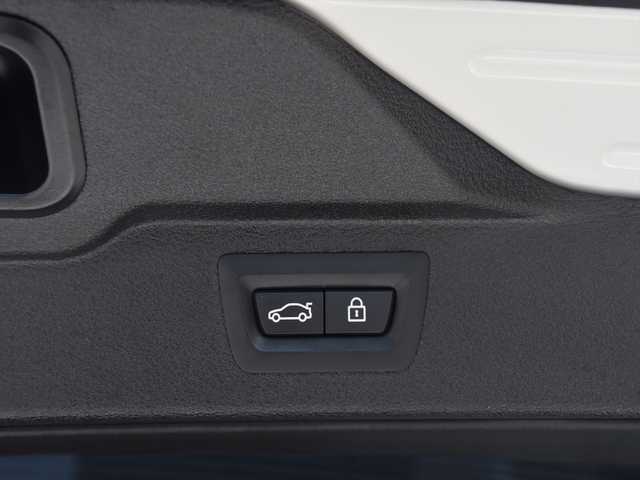 ＢＭＷ Ｘ５ xDrive 35d Mスポーツ 和歌山県 2017(平29)年 2.9万km アルピンホワイトⅢ セレクトパッケージ/パノラマサンルーフ/ソフトクローズドア/黒革シート/パワーシート/シートヒーター/ACC/ブラインドスポットモニター/レーンキープアシスト/純ナビ/360度カメラ/フルセグTV/オートテールゲート/コンフォートアクセス/LEDヘッドライト/純20incAW/ETC/スペアキー