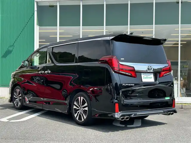 トヨタ アルファード S Cパッケージ 愛媛県 2020(令2)年 4万km ブラック JBLプレミアムサウンド/ツインムーンルーフ/純正10.5インチメーカーオプションナビ/（Bluetooth・DVD/CD・HDMI・フルセグTV）/純正12インチフリップダウンモニター/パノラミックビューモニター/両側パワースライドドア/デジタルインナーミラー/ビルトインETC2.0/トヨタセーフティセンス/レーダークルーズコントロール/レーンキープアシスト/オートマチックハイビーム/前後コーナーセンサー/ウッドコンビ革巻きステアリング/ステアリングヒーター/ステアリングスイッチ/前席シートヒーター/前席シートエアコン/全席パワーシート/パワーバックドア/3眼LEDヘットライト/シーケーシャルウインカー/100V電源/純正フロアマット/純正18インチAW/スマートキー/スペアキー/取扱説明書