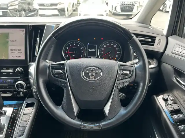 トヨタ アルファード S Cパッケージ 愛媛県 2020(令2)年 4万km ブラック JBLプレミアムサウンド/ツインムーンルーフ/純正10.5インチメーカーオプションナビ/（Bluetooth・DVD/CD・HDMI・フルセグTV）/純正12インチフリップダウンモニター/パノラミックビューモニター/両側パワースライドドア/デジタルインナーミラー/ビルトインETC2.0/トヨタセーフティセンス/レーダークルーズコントロール/レーンキープアシスト/オートマチックハイビーム/前後コーナーセンサー/ウッドコンビ革巻きステアリング/ステアリングヒーター/ステアリングスイッチ/前席シートヒーター/前席シートエアコン/全席パワーシート/パワーバックドア/3眼LEDヘットライト/シーケーシャルウインカー/100V電源/純正フロアマット/純正18インチAW/スマートキー/スペアキー/取扱説明書