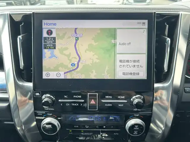 トヨタ アルファード S Cパッケージ 愛媛県 2020(令2)年 4万km ブラック JBLプレミアムサウンド/ツインムーンルーフ/純正10.5インチメーカーオプションナビ/（Bluetooth・DVD/CD・HDMI・フルセグTV）/純正12インチフリップダウンモニター/パノラミックビューモニター/両側パワースライドドア/デジタルインナーミラー/ビルトインETC2.0/トヨタセーフティセンス/レーダークルーズコントロール/レーンキープアシスト/オートマチックハイビーム/前後コーナーセンサー/ウッドコンビ革巻きステアリング/ステアリングヒーター/ステアリングスイッチ/前席シートヒーター/前席シートエアコン/全席パワーシート/パワーバックドア/3眼LEDヘットライト/シーケーシャルウインカー/100V電源/純正フロアマット/純正18インチAW/スマートキー/スペアキー/取扱説明書