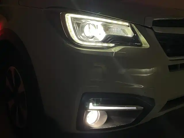 スバル フォレスター Xブレイク 群馬県 2016(平28)年 6.4万km デザートカーキ 社外ディスプレイオーディオ 　【FHー9300DYS】/　（FM/AM/Bluetooth/USB）/バックカメラ/ETC/アイサイトVer.3/・プリクラッシュブレーキ/・車線逸脱警報/・全車速追従機能付クルーズコントロール/・先行車発進お知らせ/後席左右シートヒーター/前席シートヒーター/前席パワーシート/Xモード/ステアリングレスポンシブルヘッドライト