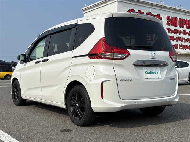 ホンダ フリード ハイブリット G ブラックスタイル 大分県 2022(令4)年 6.4万km プラチナホワイトパール ・純正ナビ(CD.DVD.SD.BT.USB)/・バックカメラ/・フルセグテレビ/・両側パワースライドドア/・レーダークルーズコントロール/・ドライブレコーダー/・ETC/・シートヒーター/・ステアリングリモコン/・オートライト/・リアセンサー