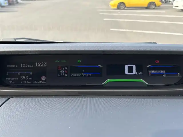 ホンダ フリード ハイブリット G ブラックスタイル 大分県 2022(令4)年 6.4万km プラチナホワイトパール ・純正ナビ(CD.DVD.SD.BT.USB)/・バックカメラ/・フルセグテレビ/・両側パワースライドドア/・レーダークルーズコントロール/・ドライブレコーダー/・ETC/・シートヒーター/・ステアリングリモコン/・オートライト/・リアセンサー