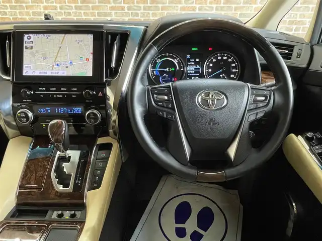 トヨタ アルファードハイブリット G 岩手県 2020(令2)年 6.6万km ホワイトパールクリスタルシャイン ４WD/三眼LEDヘッドランプ/シーケンシャルウインカー/パワーバックドア/両側パワースライドドア/AC100V1500Wアクセサリーコンセント/パワーシート・シートヒーター・シートベンチレーション（前席）/トヨタセーフティセンス/プリクラッシュセーフティ/レーダークルーズコントロール/レーントレーシングアシスト/アダプティブハイビームシステム/クリアランスソナー/ロードサインアシスト/オートブレーキホールド/横滑り防止装置/MTモード付きAT/ロールサンシェード/カーテン/純正ナビ/（CD/DVD/フルセグ/USB/Bluetooth/AppleCarPlay/AndroidAuto/ミラキャスト）/バックカメラ/ETC2.0/ドライブレコーダー/純正17インチアルミホイール