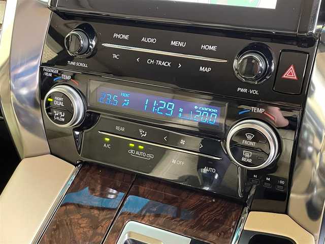トヨタ アルファードハイブリット G 岩手県 2020(令2)年 6.6万km ホワイトパールクリスタルシャイン ４WD/三眼LEDヘッドランプ/シーケンシャルウインカー/パワーバックドア/両側パワースライドドア/AC100V1500Wアクセサリーコンセント/パワーシート・シートヒーター・シートベンチレーション（前席）/トヨタセーフティセンス/プリクラッシュセーフティ/レーダークルーズコントロール/レーントレーシングアシスト/アダプティブハイビームシステム/クリアランスソナー/ロードサインアシスト/オートブレーキホールド/横滑り防止装置/MTモード付きAT/ロールサンシェード/カーテン/純正ナビ/（CD/DVD/フルセグ/USB/Bluetooth/AppleCarPlay/AndroidAuto/ミラキャスト）/バックカメラ/ETC2.0/ドライブレコーダー/純正17インチアルミホイール