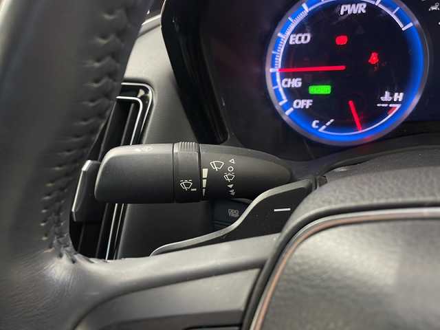 トヨタ クラウン ハイブリッド RS 栃木県 2018(平30)年 3.2万km ホワイトパールクリスタルシャイン ワンオーナー /純正ナビ/（CD/DVD/AM/FM/TV/BT)/トヨタセーフティセンス/・プリクラッシュセーフティ/・レーントレーシングアシスト/・レーンディパーチャーアラート/・ロードサインアシスト/・レーダークルーズコントロール/・オートマチックハイビーム/・先行車発進アラーム/・プロアクティブドライビングアシスト/・レーンチェンジアシスト/・フロントクロストラフィックアラート/シートヒーター/ハンドルヒーター/前席パワーシート/純正サイドバイザー/スマートキー/プッシュスタート/オートエアコン/オートライト/パドルシフト/ETC/電動格納ミラー/ステアリングスイッチ
