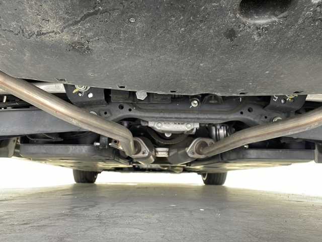 トヨタ クラウン ハイブリッド RS 埼玉県 2018(平30)年 3.2万km ホワイトパールクリスタルシャイン ワンオーナー /純正ナビ/（CD/DVD/AM/FM/TV/BT)/トヨタセーフティセンス/・プリクラッシュセーフティ/・レーントレーシングアシスト/・レーンディパーチャーアラート/・ロードサインアシスト/・レーダークルーズコントロール/・オートマチックハイビーム/・先行車発進アラーム/・プロアクティブドライビングアシスト/・レーンチェンジアシスト/・フロントクロストラフィックアラート/シートヒーター/ハンドルヒーター/前席パワーシート/純正サイドバイザー/スマートキー/プッシュスタート/オートエアコン/オートライト/パドルシフト/ETC/電動格納ミラー/ステアリングスイッチ