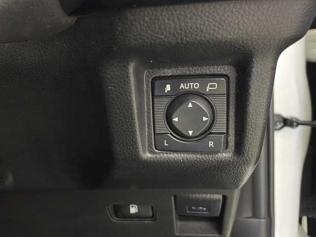 トヨタ クラウン ハイブリッド RS 埼玉県 2018(平30)年 3.2万km ホワイトパールクリスタルシャイン ワンオーナー /純正ナビ/（CD/DVD/AM/FM/TV/BT)/トヨタセーフティセンス/・プリクラッシュセーフティ/・レーントレーシングアシスト/・レーンディパーチャーアラート/・ロードサインアシスト/・レーダークルーズコントロール/・オートマチックハイビーム/・先行車発進アラーム/・プロアクティブドライビングアシスト/・レーンチェンジアシスト/・フロントクロストラフィックアラート/シートヒーター/ハンドルヒーター/前席パワーシート/純正サイドバイザー/スマートキー/プッシュスタート/オートエアコン/オートライト/パドルシフト/ETC/電動格納ミラー/ステアリングスイッチ