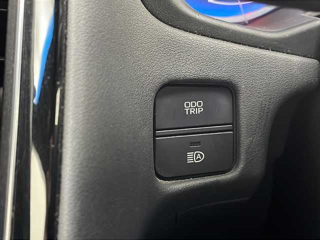 トヨタ クラウン ハイブリッド RS 埼玉県 2018(平30)年 3.2万km ホワイトパールクリスタルシャイン ワンオーナー /純正ナビ/（CD/DVD/AM/FM/TV/BT)/トヨタセーフティセンス/・プリクラッシュセーフティ/・レーントレーシングアシスト/・レーンディパーチャーアラート/・ロードサインアシスト/・レーダークルーズコントロール/・オートマチックハイビーム/・先行車発進アラーム/・プロアクティブドライビングアシスト/・レーンチェンジアシスト/・フロントクロストラフィックアラート/シートヒーター/ハンドルヒーター/前席パワーシート/純正サイドバイザー/スマートキー/プッシュスタート/オートエアコン/オートライト/パドルシフト/ETC/電動格納ミラー/ステアリングスイッチ