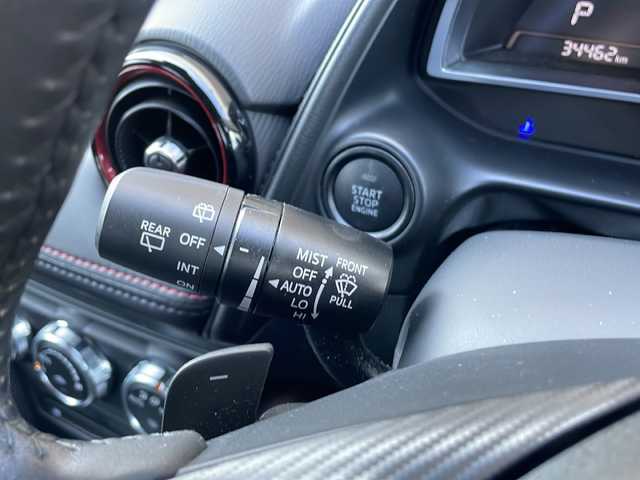 マツダ ＣＸ－３ XD ツーリング 富山県 2015(平27)年 3.5万km セラミックM 禁煙車/BOSEサウンドシステム/純正SDナビ/　　【CD　DVD　BT　フルセグ　USB　AUX】/バックカメラ/追従型クルーズコントロール/衝突被害軽減システム/レーンキープアシスト/ブラインドスポットモニター/LEDオートライト/ハーフレザーシート/純正18インチアルミホイール/純正フロアマット/ヘッドアップディスプレイ/パドルシフト/ドアバイザー/スマートキー×２/ETC