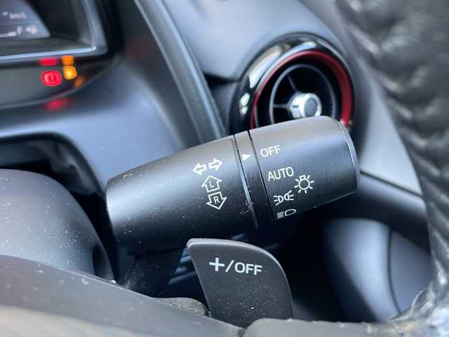 マツダ ＣＸ－３ XD ツーリング 富山県 2015(平27)年 3.5万km セラミックM 禁煙車/BOSEサウンドシステム/純正SDナビ/　　【CD　DVD　BT　フルセグ　USB　AUX】/バックカメラ/追従型クルーズコントロール/衝突被害軽減システム/レーンキープアシスト/ブラインドスポットモニター/LEDオートライト/ハーフレザーシート/純正18インチアルミホイール/純正フロアマット/ヘッドアップディスプレイ/パドルシフト/ドアバイザー/スマートキー×２/ETC