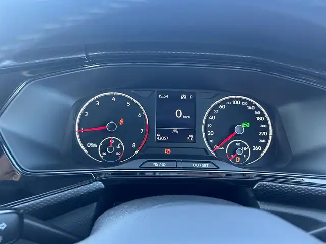 フォルクスワーゲン ＶＷ Ｔ－クロス TSI アクティブ 滋賀県 2021(令3)年 4.2万km 黒 純正ディスプレイオーディオ　/（ＢＴ/ＣａｒＰｌａｙ/ＵＳＢ）/バックカメラ　/衝突軽減ブレーキ　/ＬＫＡ　/クルーズコントロール/ＥＴＣ　/スマートキー　/プッシュスタート　/純正ＬＥＤヘッドライト　/純正１６インチＡＷ